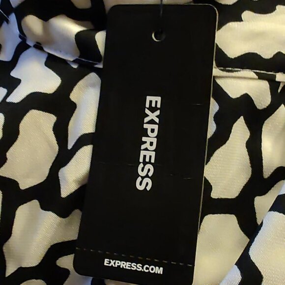 Express women's romper with top designed and black shorts nwt - Picture 7 of 8